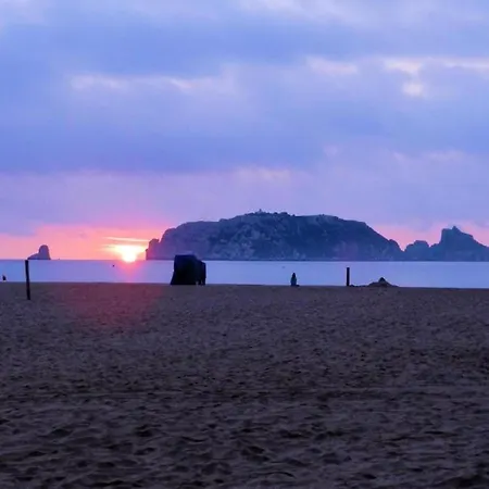 度假居 In Costa Brava Near Sandy