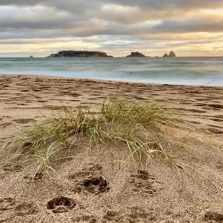 In Costa Brava Near Sandy 度假居