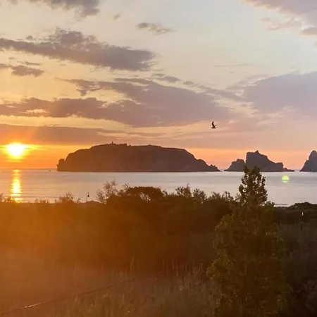 In Costa Brava Near Sandy 度假居 *