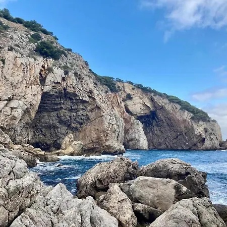 In Costa Brava Near Sandy * 埃斯塔蒂特